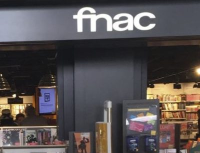 FNAC shopping à l’aéroport Paris Orly