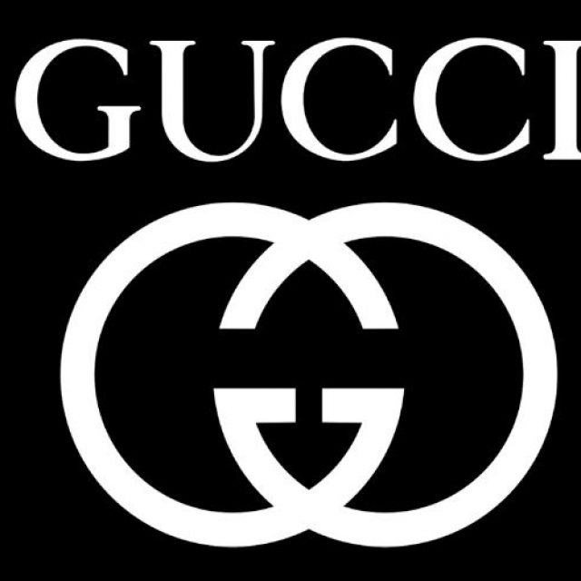 Gucci : shopping de luxe, mode & accessoires à Paris-Charles De Gaulle