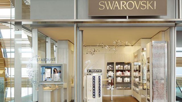 Swarovski : shopping de produits de luxe, mode et accessoires à Paris-Charles De Gaulle