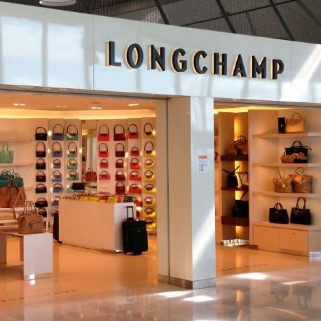Longchamp : shopping de luxe, mode & accessoires à Paris-Charles De Gaulle
