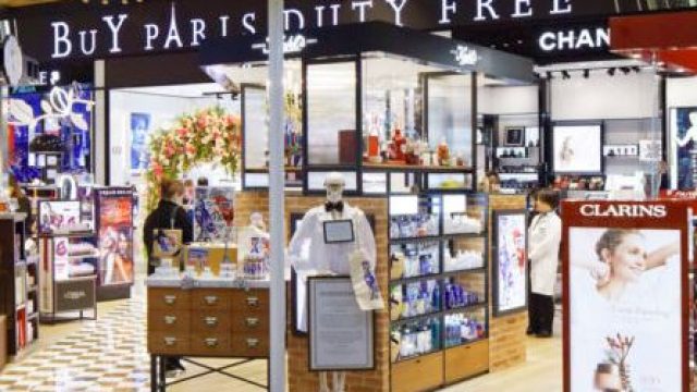 Buy PARIS : shopping duty free (Alcools, Tabacs, Gastronomie, Beauté, Mode & Accessoires) à Paris-Charles De Gaulle