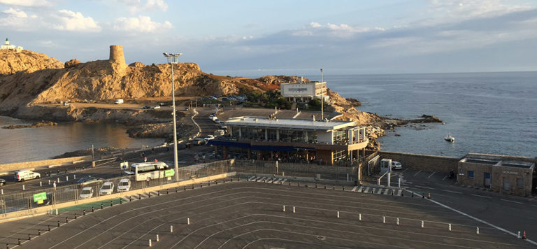 Escale à la gare maritime de l’île Rousse en Corse Stop Over